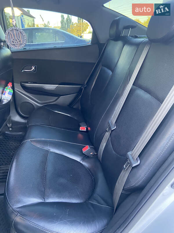 Седан Kia Rio 2013 в Киеве