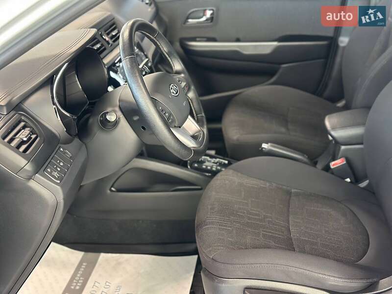 Седан Kia Rio 2012 в Львове