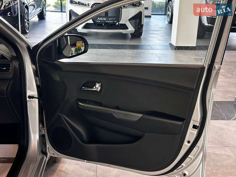 Седан Kia Rio 2012 в Львове