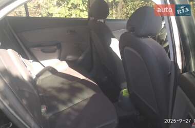 Седан Kia Rio 2010 в 