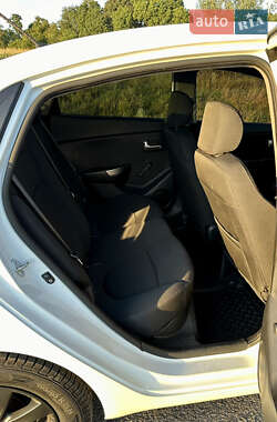 Седан Kia Rio 2012 в 