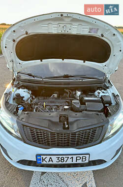 Седан Kia Rio 2012 в 