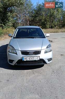 Седан Kia Rio 2010 в Дніпрі