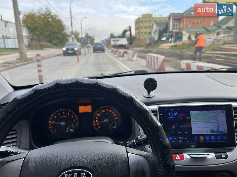 Хэтчбек Kia Rio 2007 в Киеве