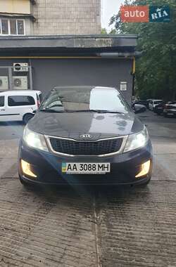 Хэтчбек Kia Rio 2012 в Киеве