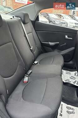 Седан Kia Rio 2012 в 