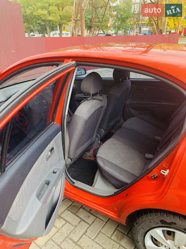 Хэтчбек Kia Rio 2007 в Николаеве
