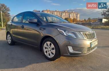 Седан Kia Rio 2012 в Дніпрі