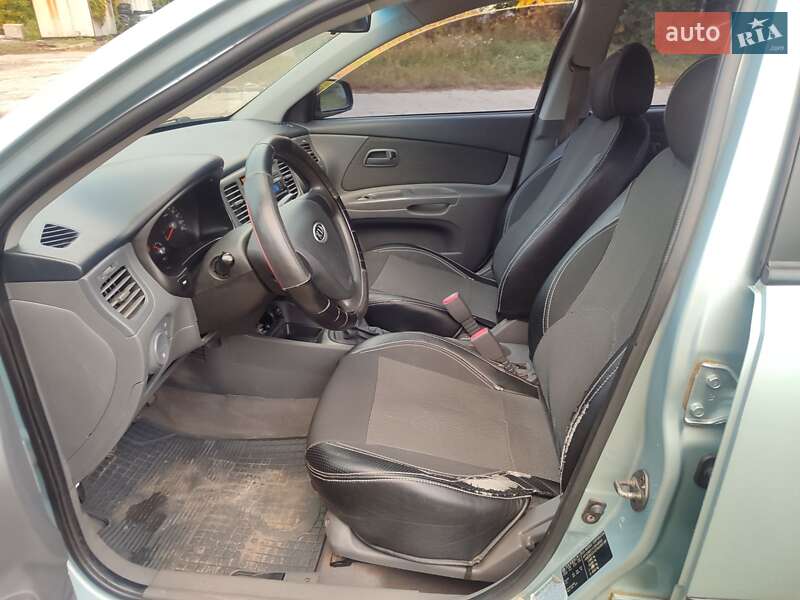 Седан Kia Rio 2007 в Полтаве