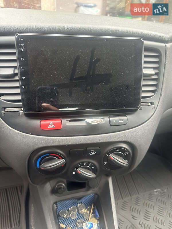Седан Kia Rio 2009 в Киеве