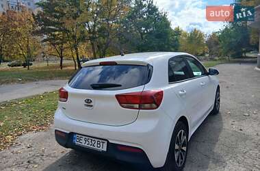Хэтчбек Kia Rio 2017 в 