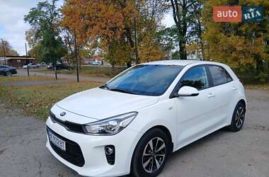 Хэтчбек Kia Rio 2017 в 