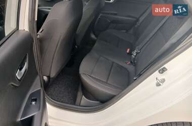Хэтчбек Kia Rio 2017 в 