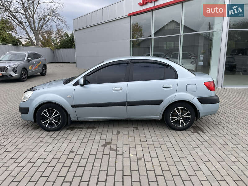 Седан Kia Rio 2007 в Полтаве