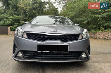 Седан Kia Rio 2021 в 