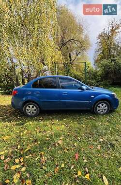 Седан Kia Rio 2010 в Василькові