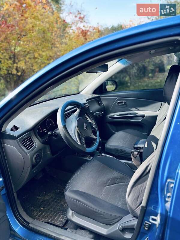 Седан Kia Rio 2010 в Василькові