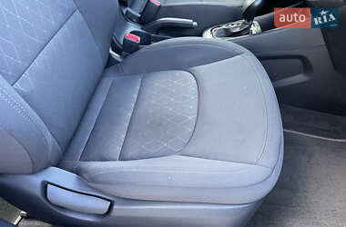 Седан Kia Rio 2016 в 
