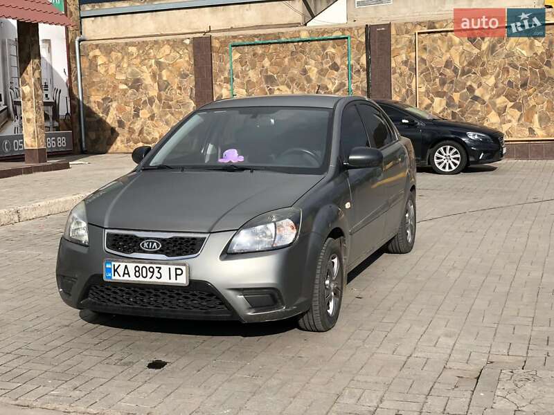 Седан Kia Rio 2011 в 