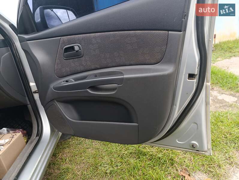 Хэтчбек Kia Rio 2008 в Сумах фото 17 Хэтчбек Kia Rio 2008 в Сумах