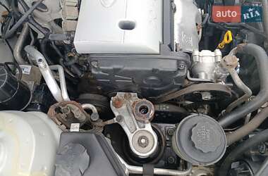Хэтчбек Kia Rio 2008 в  фото 10 Хэтчбек Kia Rio 2008 в