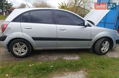 Хэтчбек Kia Rio 2008 в  фото 15 Хэтчбек Kia Rio 2008 в