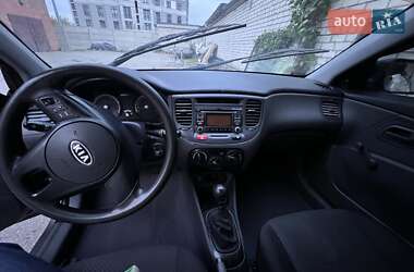 Седан Kia Rio 2010 в 
