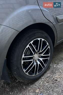 Седан Kia Rio 2010 в 