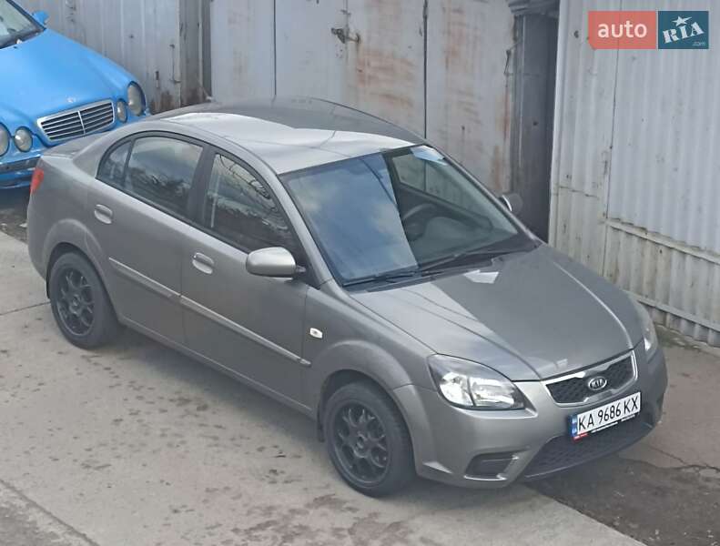 Хетчбек Kia Rio 2011 в Києві