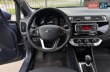 Седан Kia Rio 2017 в 