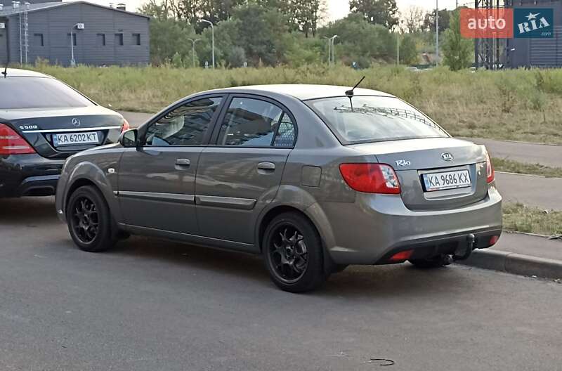 Хетчбек Kia Rio 2011 в Києві