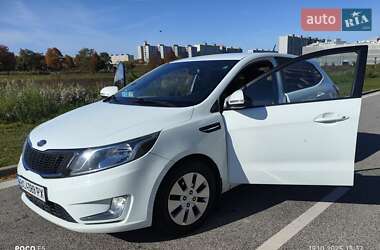 Хэтчбек Kia Rio 2012 в Одессе