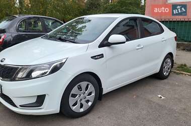 Седан Kia Rio 2013 в Каневі Седан Kia Rio 2013 в Каневі