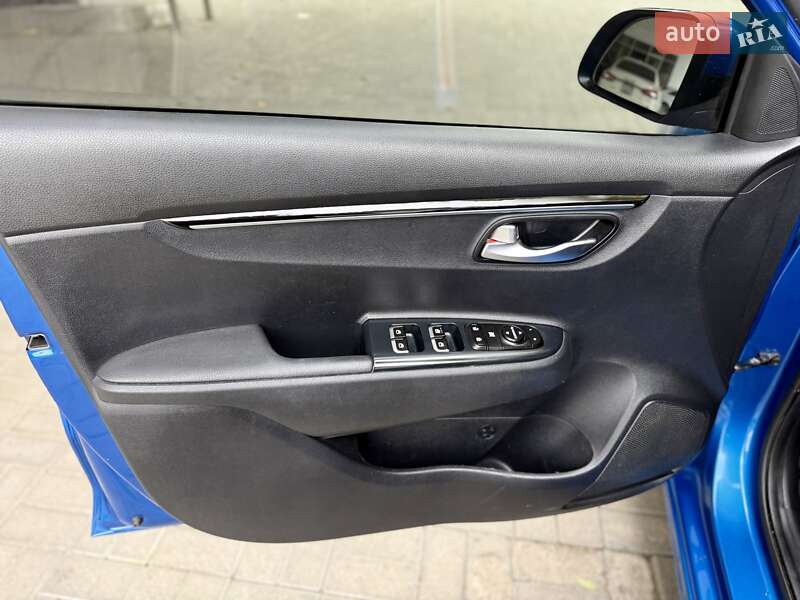 Седан Kia Rio 2018 в Днепре фото 17 Седан Kia Rio 2018 в Днепре