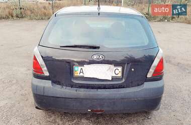 Хэтчбек Kia Rio 2006 в  фото 7 Хэтчбек Kia Rio 2006 в
