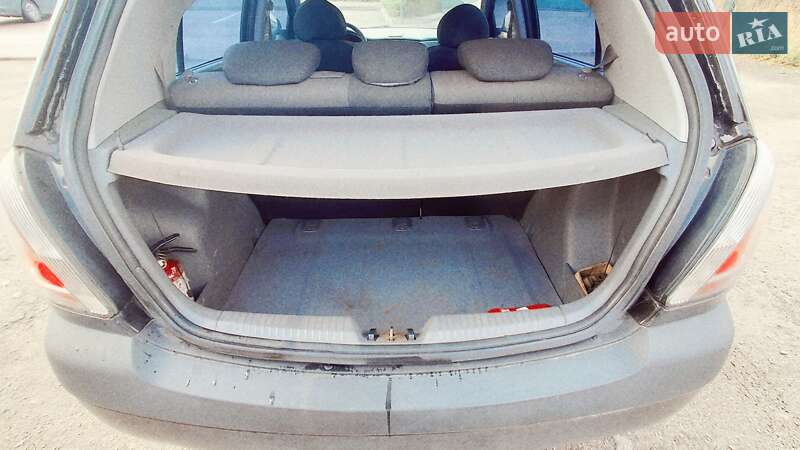 Хэтчбек Kia Rio 2006 в Вишневом