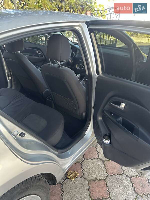 Седан Kia Rio 2014 в Вараші фото 6 Седан Kia Rio 2014 в Вараші