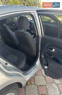 Седан Kia Rio 2014 в 