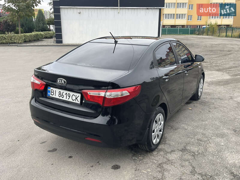 Седан Kia Rio 2013 в Киеве