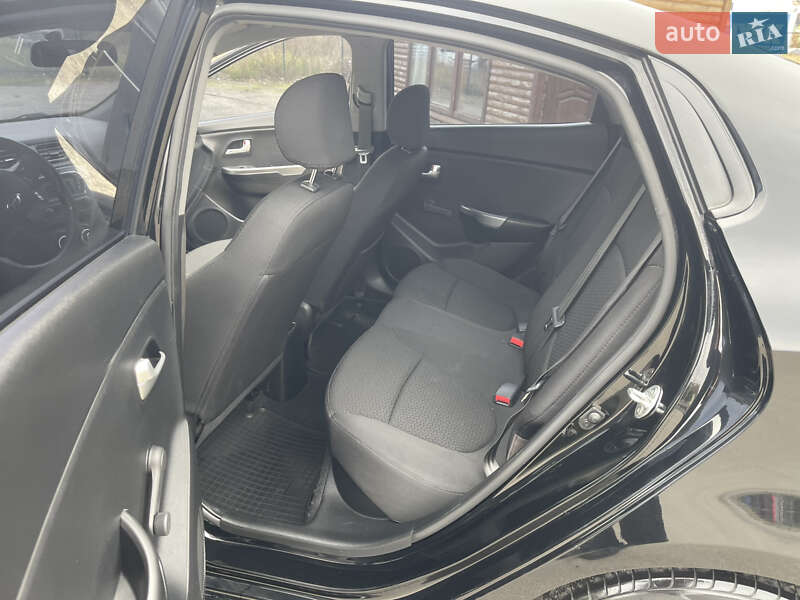 Седан Kia Rio 2013 в Киеве