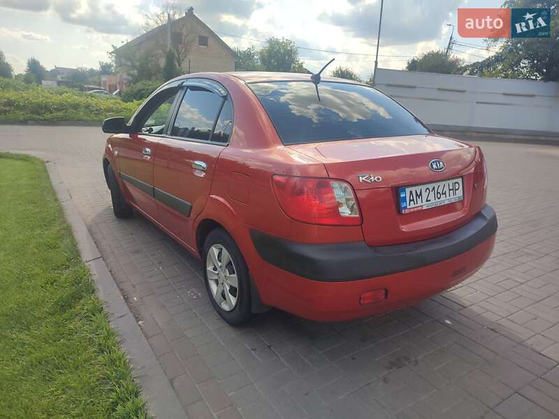 Седан Kia Rio 2008 в Києві