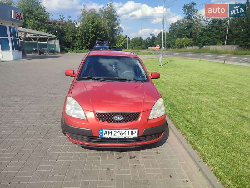 Седан Kia Rio 2008 в Києві