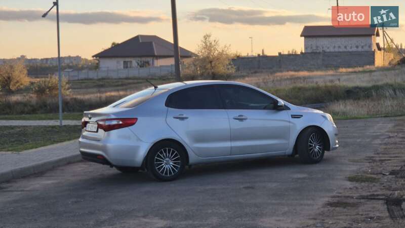 Седан Kia Rio 2013 в Миколаєві