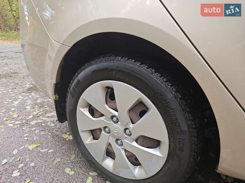 Седан Kia Rio 2012 в Киеве фото 26 Седан Kia Rio 2012 в Киеве