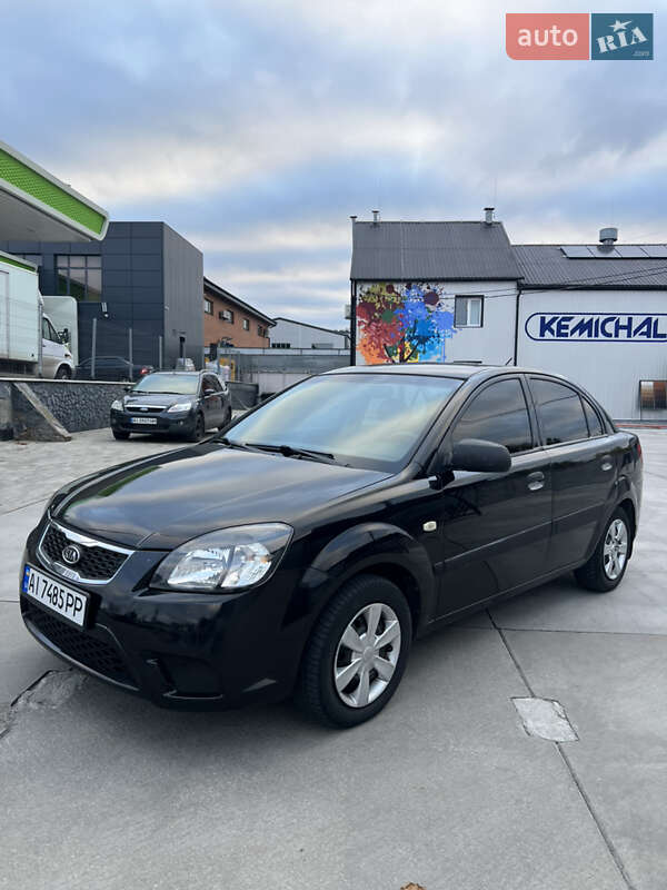 Kia Rio 2010 Kia Rio 2010