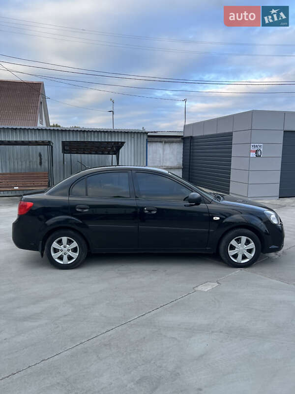 Седан Kia Rio 2010 в Белой Церкви