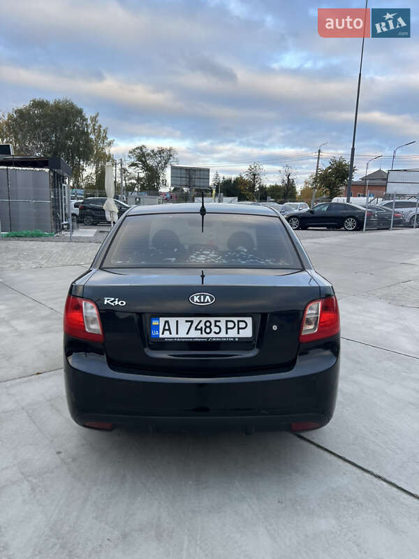 Седан Kia Rio 2010 в Белой Церкви