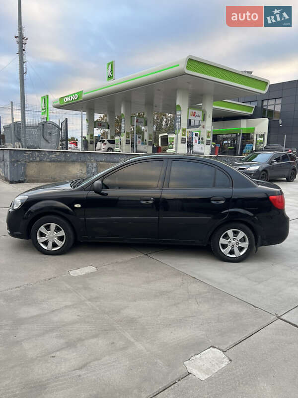 Седан Kia Rio 2010 в Белой Церкви