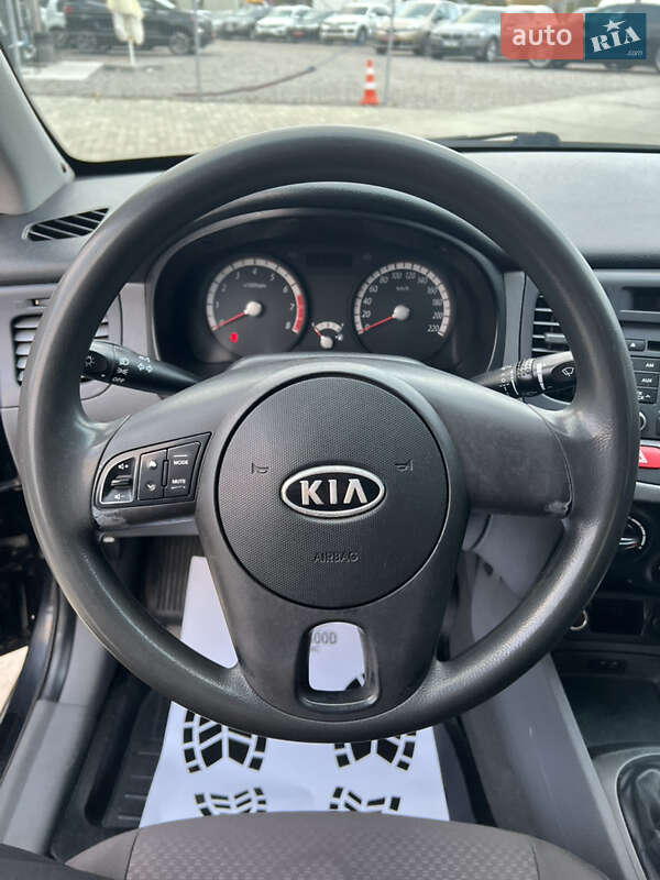 Седан Kia Rio 2010 в Белой Церкви