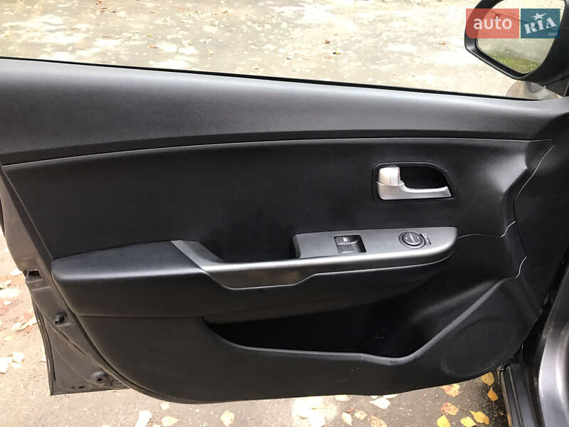 Седан Kia Rio 2013 в Здолбунове фото 12 Седан Kia Rio 2013 в Здолбунове